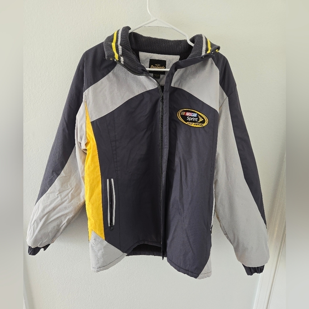 Renegade Nascar Racing Sprint Jacket Mens Size Small polyester Brown spot on le